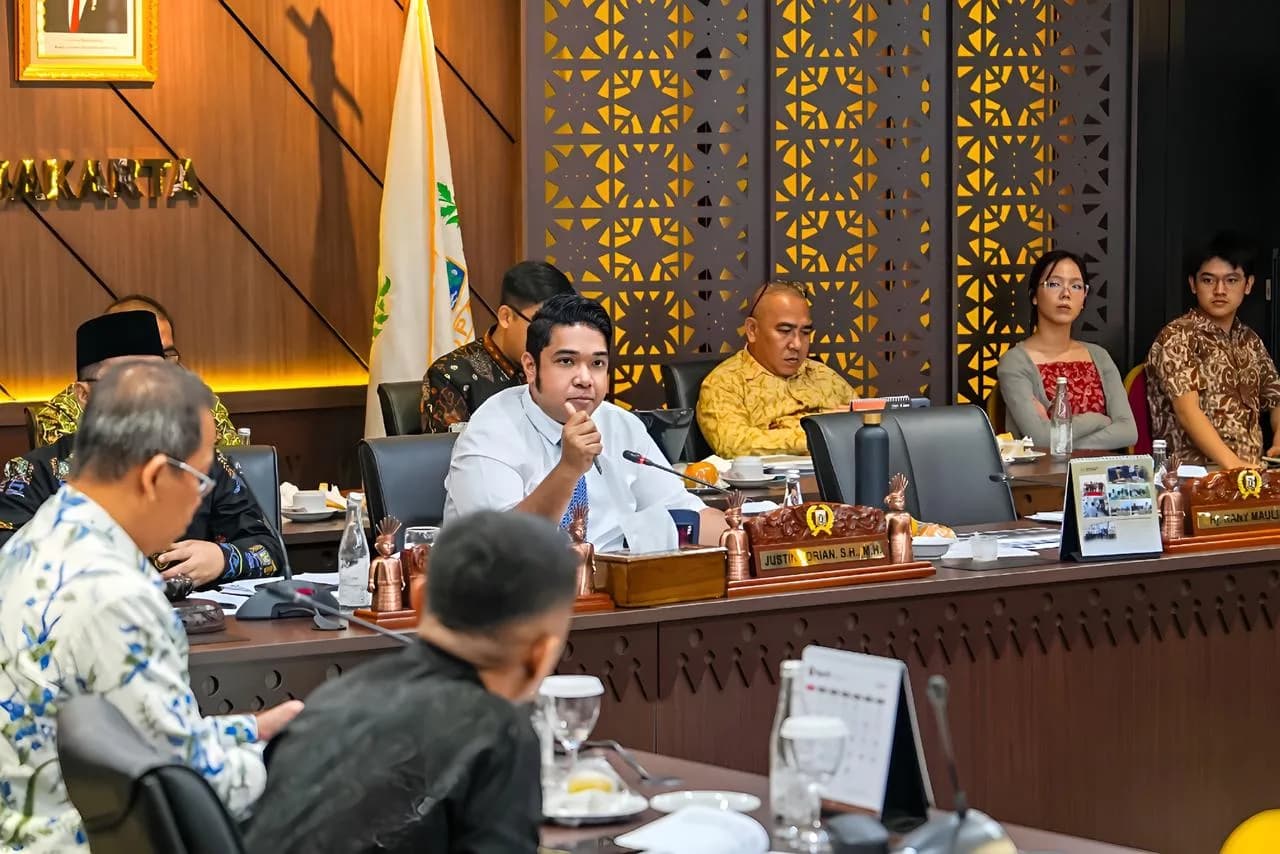 Ketika Bank Berpesta di Tengah Badai: Pelajaran Berharga dari Jakarta